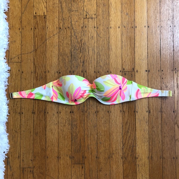 Victoria's Secret Other - Floral bathing suit top